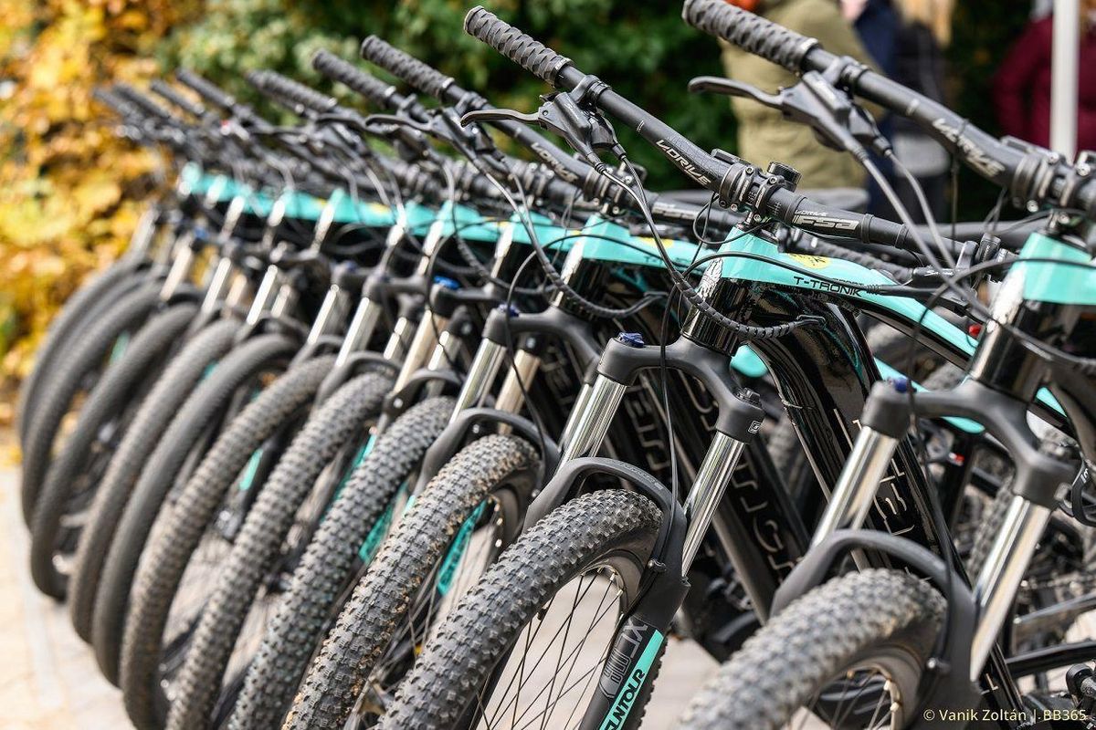 BB365Port_bicycle_rental_ebike_fleet_bianchi.jpg