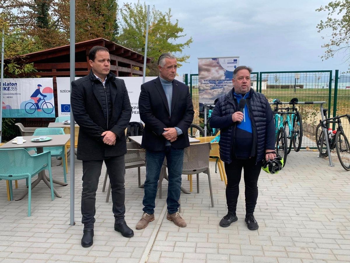 Balatonfoldvar BalatonBike365 Port átadó.jpg